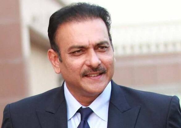  ટીમ ઇન્ડિયાના બેટિંગ કોચ સંજય બાંગડ, તે સમયે શાસ્ત્રીની બાજુમાં બેઠા હતા અને કાનમાં ઈયરફોન લગાવીને કોમેન્ટ્રી સાંભળી રહ્યા હતા. હરભજને કહ્યું, “સંજય શું તને મારો મેસેજ મળ્યો?” આ સાંભલીને સંજય હસવા લાગ્યો. જેને સાંભળીને રવિ શાસ્ત્રી જાગી ગયા. જ્યારે શાસ્ત્રીને આ સમગ્ર મામલાની ખબર પડી તો તે પણ હસવા લાગ્યા. ટ્વીટર પર પણ લોકોએ શાસ્ત્રીની ખૂબ મજાક ઉડાવી.