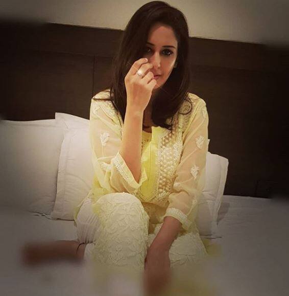 એક ઈન્ટરવ્યૂમાં એક્ટ્રેસે કહ્યું કે, ‘હાલ અંગે કંઈ કહેવું ઉતાવળભર્યું રહેશે તેમ મને લાગે છે. યોગ્ય સમય આવશે ત્યારે વાત કરીશ. હું મીડિયાને મને હાલ વધારે પ્રાઈવેસી આપવાની અપીલ કરું છું.’