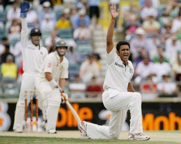 2007માં ઓસ્ટ્રેલિયા સામે અનિલ કુંબલેએ 84 રન આપી 5 વિકેટ ઝડપી હતી.