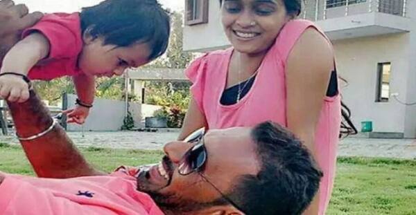 આ સમગ્ર ઘટનામાં ફાયરબ્રિગેડને માસૂમ નિવના મૃતદેહને શોધતા 10 દિવસ થયા હતા. બુધવારે મૃતહેદ મળ્યા બાદ સુરત સિવિલમાં ફોરેન્સિક પીએમ કરવામાં આવ્યું હતું ત્યાર બાદ અંતિમયાત્રા યોજાઈ હતી. જેમાં મોટી સંખ્યામાં લોકો જોડાયા હતા. અંતિમ યાત્રામાં માસૂમ નિવના મોતથી આખું ગામ હિબકે ચઢ્યું હતું.