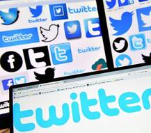 સોશિયલ મીડિયા પર બાજ નજર રાખવા માંગતી હતી કેંદ્ર સરકાર, સુપ્રીમ કોર્ટે શું આપ્યો આદેશ