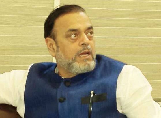 શિવસેના પર બોલતા આઝમીએ કહ્યું હતું કે શિવસેના ઇચ્છે છે કે મુસ્લિમોને પાંચ ટકા અનામત મળે. અમે તેનું સ્વાગત કરીએ છીએ.