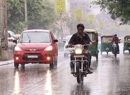 હવામાન વિભાગની આગાહી પ્રમાણે આવતા સપ્તાહમાં આ વરસાદની ઘટ પૂરી થવા ઉપરાંત સારો વરસાદ પડશે. 6ઠ્ઠી ઓગસ્ટથી ગુજરાતમાં પુનઃ મેઘરાજાની સવારી આવી પહોંચશે અને ભારેથી અતિભારે વરસાદ પડશે.