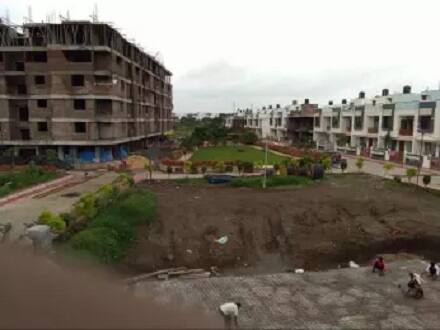 મંદિર સહિત અન્ય બિલ્ડિંગો તૈયાર થતાં 5 વર્ષ જેટલો સમય લાગશે. આ કામગીરી પર દેખરેખ રાખવા અને કામગીરીને ઝડપી બનાવવાના ઉદ્દેશ્ય સાથે વિશ્વ ઉમિયા ફાઉન્ડેશન દ્વારા 5 મીએ રવિવારે ઉમિયા કેમ્પસ, સોલારોડ, એસજી હાઈવે ખાતે બપોરે 3 વાગે સંપૂર્ણ કમ્પ્યૂટરાઈઝ મધ્યસ્થ કાર્યાલયનું તેમજ પંચામૃત યોજનાઓનું ઉદઘાટન કરવામાં આવશે. 