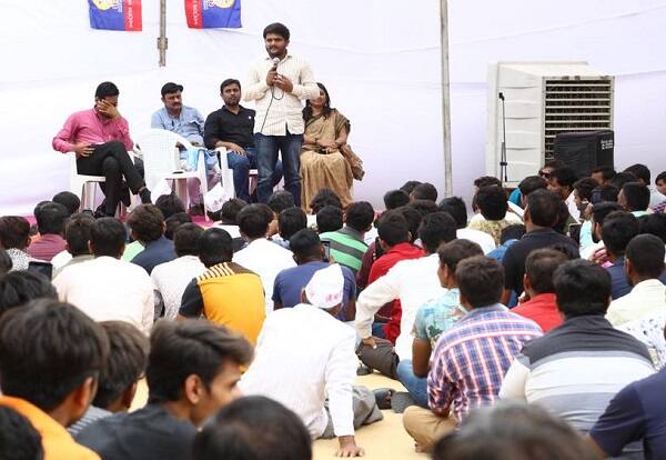 સમગ્ર ગુજરાતમાંથી 1000 જેટલા હોદ્દેદારોએ હાજરી આપી આગામી 25મી અંગેની વ્યૂહચરના ઘડવામાં આવી હતી. 24થી વધુ મુખ્ય એજન્ડા ઉપર ચર્ચા કરવામાં આવી હતી અને તમામ એજન્ડાઓને બધાંની હાજરીમાં મંજુર કરવામાં આવ્યા હતા. 