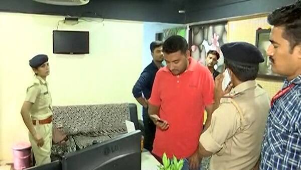 આ તમામ યુવતિઓ ટુરિસ્ટ વીઝા પર ભારત આવી છે અને તમામને સ્પા માલિકોએ નોકરી પર રાખી હતી. સ્પાના રજિસ્ટ્રેશનમાં પણ અનેક ગોટાળા સામે આવ્યા છે. પોલીસે હ્યુમન ટ્રાફિકિંગ અંગે પણ તપાસ કરી રહી છે.