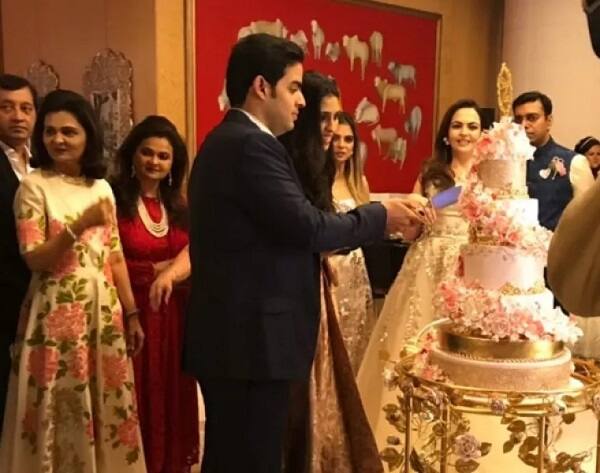 મીડિયા રિપોર્ટસના મતે આકાશના લગ્નને ધ્યાનમાં રાખતા રાજ્ય સરકારે આ સ્થળને વેડિંગ ડેસ્ટિનેશન તરીકે વિકસિત કરવાનો નિર્ણય લીધો છે. તેના કારણે અહીં કામ પણ શરૂ કરી દેવામાં આવ્યું છે. વેડિંગ ડેસ્ટિનેશનલ તરીકે વિકસિત થયા બાદ સૌથી પહેલાં લગ્ન મુકેશ અંબાણીના પુત્રના થઈ શકે છે.