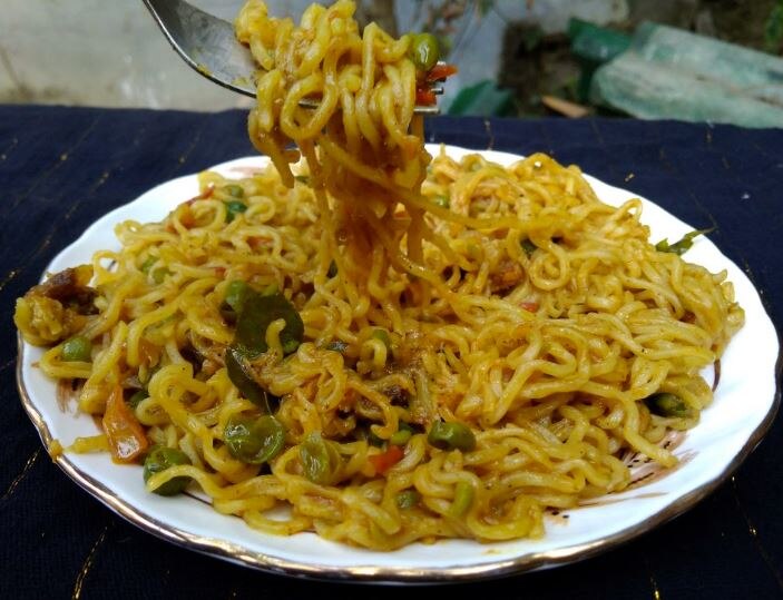 Maggi Milkshake Viral: সোশ্যাল মিডিয়ায় ভাইরাল ম্যাগি মিল্কশেক, চেখে দেখবেন নাকি একবার? Viral picture of Maggi Milkshake has left Internet fuming, Check out hilarious reactions Maggi Milkshake Viral: সোশ্যাল মিডিয়ায় ভাইরাল ম্যাগি মিল্কশেক, চেখে দেখবেন নাকি একবার?