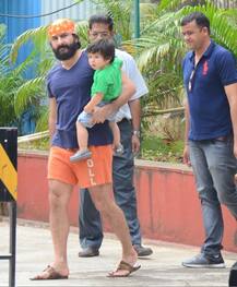 પિતા સૈફ અલી ખાન સાથે બેડમિન્ટન રમતો જોવા મળ્યો તૈમુર, જુઓ તસવીરો