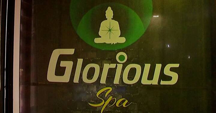 રાજકોટમાં સ્પામાં બોડી મસાજ કરવા આવેલી તમામ યુવતીઓની પોલીસે પૂછપરછ કરી પાસપોર્ટ ચકાસણી કરતા કેટલીક વિદેશી યુવતીઓમાં જાતીય પરિવર્તન પણ કરાવ્યું હોવાનું બહાર આવ્યું હતું. થાઇલેન્ડની છથી વધુ યુવતીઓએ પોતે જાતીય પરિવર્તન કરાવીને ભારતમાં બોડી મસાજના વ્યવસાય કરવા આવી હોવાનું બહાર આવ્યું હતું.