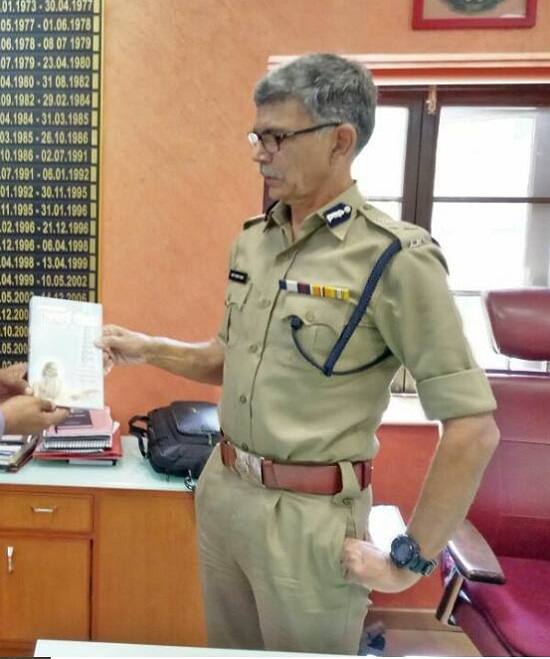 તેઓ દિવસ દરમિયાન ચારવાર જમવાનું જમે છે. જેમાં સલાડથી લઈ ફ્રાઈડ રાઈસ અને મીઠાઈઓ પણ સામેલ છે. પોતાના શરીરને લઈને પણ બહુ જ ચિંતા કરે છે. 