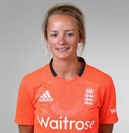  ખાસ વાત એ છે કે ડેનિયલે વિરાટ કોહલીના બેટથી જ ભારત સામે સદી ફટકારી ઇંગ્લેન્ડની જીત અપાવી હતી. ડેનિયલ રાશિદ ખાનને પણ પસંદ કરે છે. તેણે રાશિદ ખાને કોફી પીવા માટે ઓફર પણ કરી હતી.