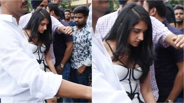 રાધિકા જાણીતા ઉદ્યોગપતિ ઘરાણા મર્ચન્ટ પરિવારની છે. તેના પિતા વિરેન મર્ચન્ટ એન્કર હેલ્થકેર, એન્કર પોલિમર, હેલસ્યોન લેબ્ઝ જેવી કંપનીઓ ધરાવે છે. કચ્છી ભાટિયા કુટુંબના વિરેન મર્ચન્ટના પિતા અજીતકુમાર ગોરધનદાસ મર્ચન્ટ (ખટાઉ) પણ ધીરુભાઈ અંબાણીની જેમ જ સાધારણ ટ્રેડરમાંથી અગ્રણી ઉદ્યોગપતિ બન્યા હતા.