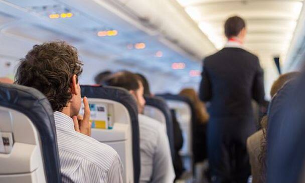 આ ઘટના 23 જુલાઈ 2018ની છે. પરિવાર બ્રિટિશ એરવેઝની લંડન-બર્લિન ફ્લાઈટમાં મુસાફરી કરતો હતો ત્યારે ઘટના બની હતી. બાળકના પિતા 1984 બેચના ઈન્ડિયન એન્જિનિયરિંગ સર્વિસેઝના ઓફિસર એકે પાઠક છે. હાલ તેમનું પોસ્ટિંગ રોડ ટ્રાન્સપોર્ટ મિનિસ્ટ્રીમાં છે.