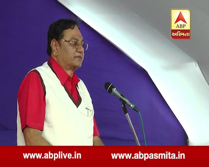  ભાજપ સાંસદ રામસિંહ રાઠવાએ આદિવાસી હિન્દૂ હોવાનું કહી દેશ તેરે ટુકડે હોંગે કહેવા વાળાની વિચારસરણી વાળાની વાત કરી આડકતરી રીતે કોંગ્રેસ ઉપર પ્રહાર કર્યા અને આદિવાસીઓમાં ભાગલા પાડવાનો આક્ષેપ કર્યો હતો.