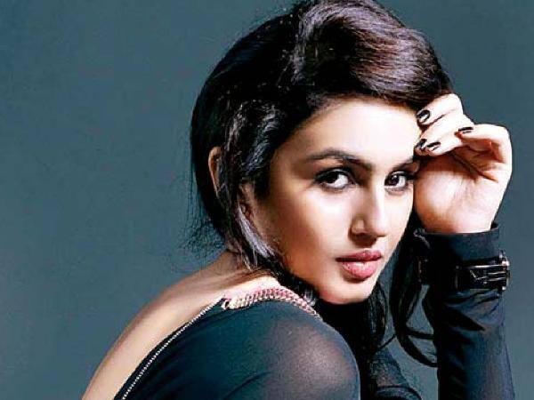  હોસ્ટ શાંતનુને આ વાતનું ખોટુ લાગ્યું તેણે કહ્યું મે માત્ર મજાક કર્યો હતો. આ ઘટના બાદ ઓમંગ કુમાર હુમા કુરેશીને પાછા સેટ પર લાવ્યા હતા. બાદમાં શાંતનુને ખ્યાલ આવ્યો કે તેની સાથે મજાક કરવામાં આવી રહ્યો હતો. હુમા કુરેશી નારાજ થઈને નહી પરંતુ ડ્રામા કરતા બહાર નિકળી ગઈ હતી. 