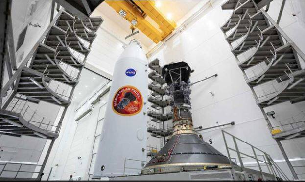  ઉલ્લેખનીય છે કે, સૂર્યના પ્રચંડ તાપમાનવાળા વાતાવરણનો અભ્યાસ કરવા અને આ તારા સુધી માનવીના પ્રથમ મિશનના ઉદ્દેશ્ય સાથે દોઢ અરબ ડૉલરના નાસાના અંતરિક્ષયાન‘પારકર સોલર પ્રોબ’ શનિવારે સવારે ફ્લોરિડાના કેપ કેનવરલથી ડેલ્ટા 4 હેવી રૉકેટ સાથે લોન્ચ કરવાના હતા. જેને ટાળી દેવામાં આવ્યું છે. આ યાનનું મુખ્ય લક્ષ્ય સૂર્યની સપાટીની આસપાસના અસામાન્ય વાતારવરણના ઊંડા રહસ્યોની જાણકારી મેળવવાનું છે. સૂર્યની સપાટી ઉપરના ક્ષેત્ર (કોરોના)નું તાપમાન સૂર્યની સપાટીના તાપમાનથી લગભગ 300 ગણું વધારે છે. 