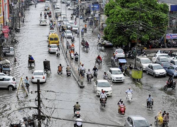 જોકે, આગામી 15થી 21 ઓગસ્ટ સુધીમાં ગુજરાતમાં સારા વરસાદના યોગ છે. ખેડૂતો હાલ સારા વરસાદની રાહ જોઈ રહ્યા છે ત્યાં પુનઃ મેઘરાજા મહેર કરશે તેવા ઉજળા સંજોગો જોવા મળી રહ્યા છે તેવું અંબાલાલ પટેસે જણાવ્યું હતું. 