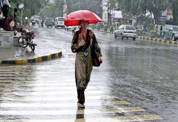 હાલમાં ગિરનારી પવન ફૂંકાઈ રહ્યા છે. ઉત્તર ગુજરાત, સુરેન્દ્રનગર અને કચ્છના ભાગોમાં વરસાદની અછત છે. બંગાળના ઉપસાગરનું વહન અને અરબી સમુદ્રનું વહન સાથે ન ચાલતાં વરસાદ ખેંચાયો છે અને મધ્ય પ્રદેશનું વહન ઉત્તર ભારત તરફ ફંટાઈ રહ્યું છે. સિંધમાં હવાના દબાણથી થોડો વરસાદ આવે છે પરંતુ માત્ર ઝાપટાં રૂપે વરસે છે. 