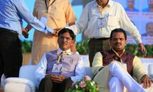 ભાવનગરમાં ભાજપના પૉસ્ટરમાં વાઘાણીનું પિક્ચર મોદી-નાયડુ કરતાં પણ મોટુ હોવાથી વિવાદ