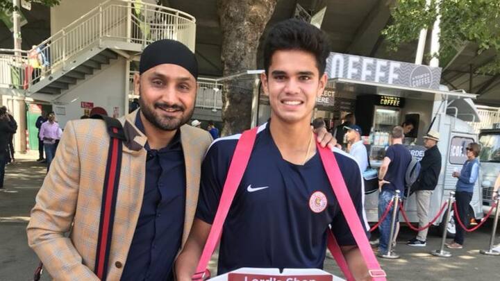  લૉર્ડ્સ: મહાન ક્રિકેટર સચિન તેંડુલકરનો પુત્ર અને ભારતીય જૂનિયર ટીમનો ખેલાડી અર્જુન તેંડુલકર હાલમાં ઇંગ્લેન્ડના પ્રવાસે છે. અર્જુન અહીં મેરિલબોન ક્રિકેટ ક્લબ(એમસીસી) દ્વારા યુવા ક્રિકેટરો માટે આયોજીત ટ્રેનિંગમાં ભાગ લઈ રહ્યો છે. એવામાં અર્જુન ક્યારેક ટીમ ઈન્ડિયા સાથે નેટ પ્રેક્ટિસમાં નજર આવે છે તો ક્યારેક ઈંગ્લિશ મહિલા ટીમના ખેલાડી સાથે લંચ લેતો નજર આવે છે. ત્યારે મેચના ત્રીજા દિવસે શનિવારે અર્જુન ક્રિકેટ પ્રેમીઓને ચોંકાવી દે તેવો એક અલગ જ અંદાજમાં જોવા મળ્યો હતો. 