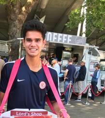 સચિનના પુત્રે લોર્ડ્ઝના મેદાનની બહાર સેલ્સમેન બનીને શું વેચ્યું ? ક્યા ભારતીય ક્રિકેટરે કરાવી બોણી ?