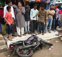 અમદાવાદીને ધૂમ સ્ટાઈલમાં બાઈક ચલાવવું ભારે પડ્યું, અકસ્માત થયા બાદ બાઈક પર સવાર કપલના શું થયા હાલ