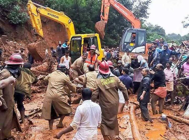  કેરાલાના ઇડુક્કી જિલ્લાના કીરિથોડુમાં ભારે લેન્ડસ્લાઇડની ઘટના બની જેમાં બે લોકોના મોત થઇ ગયા હતાં. હજારો લોકો બેઘર થઇ ગયા છે જેને રાહત કેમ્પોમાં રાખવામાં આવ્યા છે.