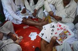 Nagpur Crime : पोलिसांची धाड पडली अन् जुगाऱ्याने पहिल्या माळ्यावरुन उडी मारली, उपचारादरम्यान मृत्यू