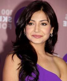 ટીમ ઈન્ડિયા સાથે તસવીરને લઈ અનુષ્કા થઈ હતી ટ્રોલ, હવે આપ્યો આવો જવાબ, જાણો વિગત