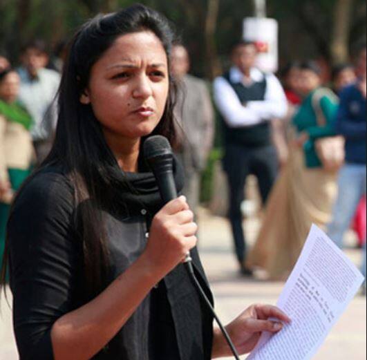  ઉલ્લેખનીય છે કે ગુજરાતના વડગામના અપક્ષ ધારાસભ્ય જિગ્નેશ મેવાણીને પણ રવિ પુજારી ગેંગ તરફથી ધમકી મળી ચુકી છે. જિગ્નેશ મેવાણીને સતત બે દિવસ સુધી તેના ફોન પર રવિ પુજારીના નામે ધમકી મળી હતી. જેમાં તેને જીવથી મારી નાખવાની ધમકી આપવામાં આવી હતી. 