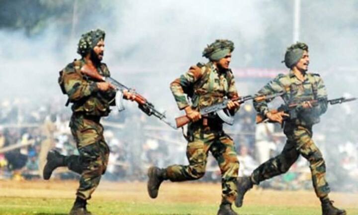 નવી દિલ્હીઃ આજે પાકિસ્તાન પોતાનો સ્વતંત્રતા દિવસ મનાવી રહ્યું છે, કાલે ભારત પણ આઝાદી દિવસ મનાવશે પણ આ પ્રસંગે પણ પાકિસ્તાન પોતાની હરકતોથી બાઝ નથી આવી રહ્યું. 14 ઓગસ્ટે સવારે પાકિસ્તાને કુપવાડાના ગંગાધર વિસ્તારમાં સીઝફાયરનું ઉલ્લંઘન કર્યું.