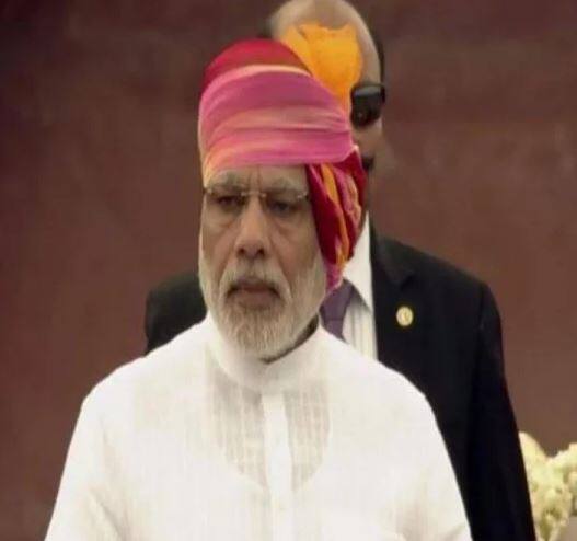 2016માં મોદી આમ આદમીની જેમ ગુલાબી પાઘડીમાં નજરે પડ્યા હતા અને આ જ વર્ષે તેમણે 94 મિનિટનું ભાષણ આપ્યું હતું.