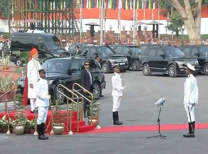 વડાપ્રધાને કહ્યું કે, 2014માં લોકોએ માત્ર નવી સરકાર જ નથી બનાવી પણ તેમને દેશને બનાવવા માટે કામ કર્યું છે. આજે દેશમાં 125 કરોડ હિન્દુસ્તાની નવો દેશ બનાવવા માટે જોડાયા છે. પીએમ બોલ્યા કે આપણે એ જોવાનું છે કે આપણે ક્યાંથી નીકળ્યા હતા અને ક્યાં પહોંચ્યા હતા એ આપણને જોવાનું છે. જો તમે 2013ને આનો આધાર માનશો અને 2014 બાદ દેશનો વિકાસ જોશો તો તમે ચોંકી જશો.