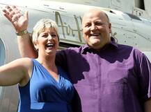 લોટરીમાં 1300 કરોડ રૂપિયા જીતતા જ મહિલાએ પતિને છોડી ચોર સાથે કર્યાં લગ્ન, જાણો વિગત