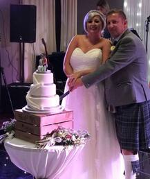 લોટરીમાં 1322 કરોડ જીતતાં જ મહિલાએ બોયફ્રેન્ડ બનાવવા માંડ્યા, પછી પતિને છોડી દીધો, કોની સાથે લગ્ન કર્યાં તે જાણીને લાગશે આઘાત