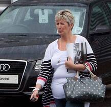 લોટરીમાં 1322 કરોડ જીતતાં જ મહિલાએ બોયફ્રેન્ડ બનાવવા માંડ્યા, પછી પતિને છોડી દીધો, કોની સાથે લગ્ન કર્યાં તે જાણીને લાગશે આઘાત