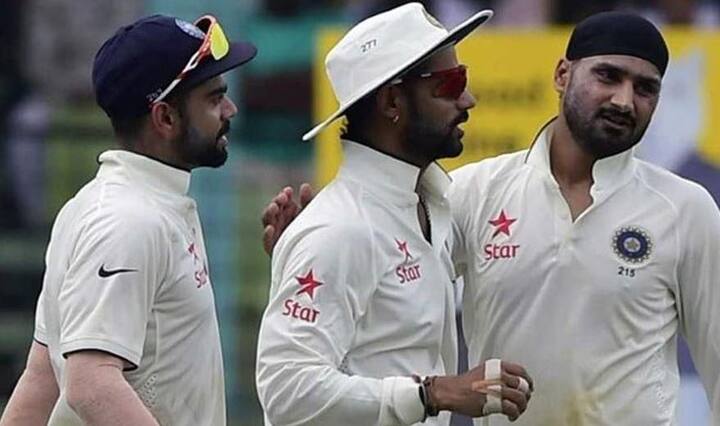 લોર્ડ્સ ટેસ્ટમાં ભારતની હાર બાદ અનુભવી ઓફ સ્પિનર હરભજન સિંહે કહ્યું કે, હવે શાસ્ત્રીએ આગળ આવવું જોઈએ અને ભારતની હાર પર જવાબ આપવો જોઈએ. ટીમ ઈન્ડિયાના કોચ તરીકે તે બધી બાબતોમાં જવાબદાર છે. જો ટીમ ઈન્ડિયા સીરિઝ હારી જશે તો શાસ્ત્રીએ તેના નિવેદનો અંગે વિચારવું પડશે અને માનવું પડશે કે ક્રિકેટની રમતમાં કન્ડીશન્સ ઘણું મહત્વ ધરાવે છે.