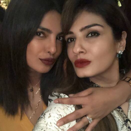 અમેરિકાનો પ્રખ્યાત ડાયમન્ડ શૉરૂમ ટેફિની એન્ડ કંપનીના પ્રૉડ્યૂસરે જણાવ્યું કે આ રિંગમાં પ્લેટિનમ સેટ સાથે ડાયમેન્ડ જડેલા છે. નિકે આપેલી આઠ કેરેટની આ રિંગની કિંમત 2 કરોડ રૂપિયા છે.