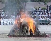 અટલ બિહારી વાજપેયી પંચમહાભૂતમાં વિલીન, દીકરી નમિતાએ આપી મુખાગ્નિ