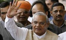 વાજપેયી પાસે કિડનીની સારવાર માટે પૈસા નહોતા ત્યારે ક્યા કોંગ્રેસી વડાપ્રધાને તેમને અમેરિકા મોકલીને સારવાર કરાવેલી?