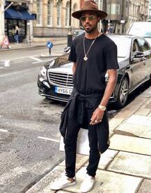 ભારતીય ટીમના શરમજનક દેખાવ છતાં આ ક્રિકેટર હરવા-ફરવામાં વ્યસ્ત. ઈન્સ્ટા પર ફોટો મૂકતાં જ ક્રિકેટ ચાહકો ભડક્યા