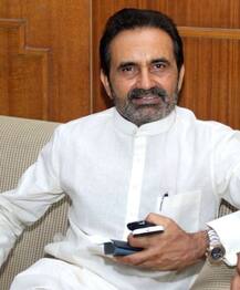 સિદ્ધુ તો આમંત્રણથી પાકિસ્તાન ગયા છે, મોદી બોલાવ્યા વગર શરીફને ત્યાં પહોંચી ગયા હતા, જાણો ગુજરાત કોંગ્રેસના ક્યા નેતાએ કહ્યું આમ