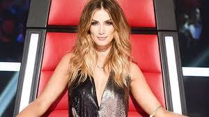 ઓસ્ટ્રેલિયન સિંગર ડેલ્ટા ગુડરમના રિલેશનશિપ ફક્ત 10 મહિના ચાલ્યું હતું કારણ કે નિક તે સમયે 18 વર્ષનો હતો અને ડેલ્ટા 26 વર્ષની હતી. ઉંમરના કારણે તેમનો સંબંધ તૂટી ગયો હતો.