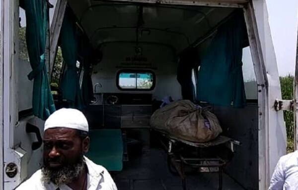 19 મે 2018ના રોજ સવારે સણિયા ગામના સરપંચે ડિંડોલી પોલીસ સ્ટેશને ફોન કર્યો હતો. સરપંચે કહ્યું હતું કે, ઈકલેરા ચાર રસ્તા પાસે કિશોરસિંહ ગોહીલના ખેતરની નજીક ખેતરાળી નહેરમાંથી એક પ્લાસ્ટિકનો મોટો કોથળો મળી આવ્યો છે. જેમાં હત્યા કરી પેક કરાયેલી લાશ છે. ડિંડોલી પોલીસ મથકના પોઈ વી.એમ. મકવાણા તેમની ટીમ સાથે ઘટનાસ્થળે દોડી આવ્યા હતા. પોલીસે ઘટનાસ્થળે જઈને જોયું તો ત્યાં પ્લાસ્ટિકના મોટા કોથળામાંથી એક ખોપડી બહાર નીકળેલી જોવા મળી હતી. 