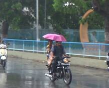 સવારથી અમદાવાદમાં ધીમીધારે વરસાદ શરૂ, જાણો ક્યાક્યાં વિસ્તારોમાં પડ્યા ઝાપટાં