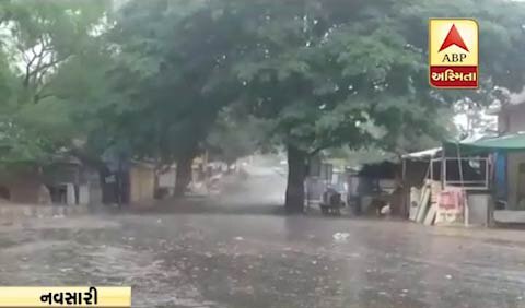 હવામાન જ્યોતિષી અંબાલાલ પટેલે જણાવ્યું હતું કે, રાજ્યમાં હજુ વરસાદ નથી ગયો. રાજ્ય ઉપરથી દુષ્કાળના ઓળા ઉતરી ગયા છે અને આગામી દિવસોમાં સંતોષકારક વરસાદ વરસી શકે છે. જ્યાં ઓછો વરસાદ છે તેવા વિસ્તારોમાં પણ સારા વરસાદના યોગ છે.