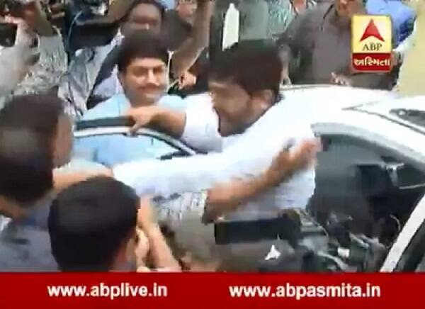 હાર્દિક પટેલે આક્ષેપ કર્યો હતો કે, પીઆઈ ચાવડાએ મને મારી નાંખવાની ધમકી આપી હતી. જોકે પીઆઈ ચાવડાએ આ વાતનો ઈન્કાર કર્યો હતો.