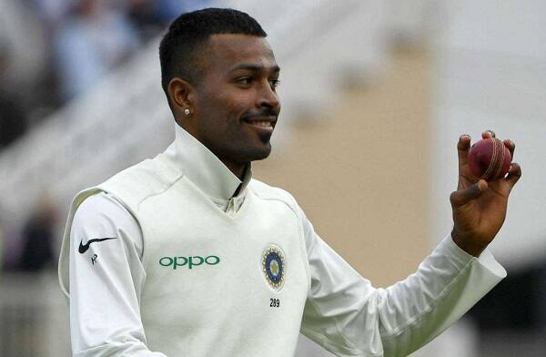 હાર્દિક પંડ્યાએ રવિવારે અત્યાર સુધી કોઈ ભારતીય બોલરે કરી નથી બતાવ્યું તે કરી બતાવ્યું. હાર્દિક પંડ્યાએ ઈંગ્લેન્ડની પહેલી ઈનિંગમાં પાંચ વિકેટ ઝડપી હતી. સૌથી મુખ્ય વાત એ છે કે તેણે તેની ફક્ત 6 ઓવરમાં 28 રન આપ્યા હતાં.