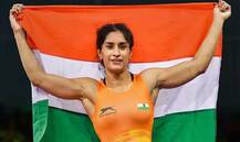 Tokyo Olympics: भारत की स्टार महिला रेसलर विनेश फोगाट ने जीत के साथ शुरू किया अपना अभियान, स्वीडन की पहलवान का दी पटखनी